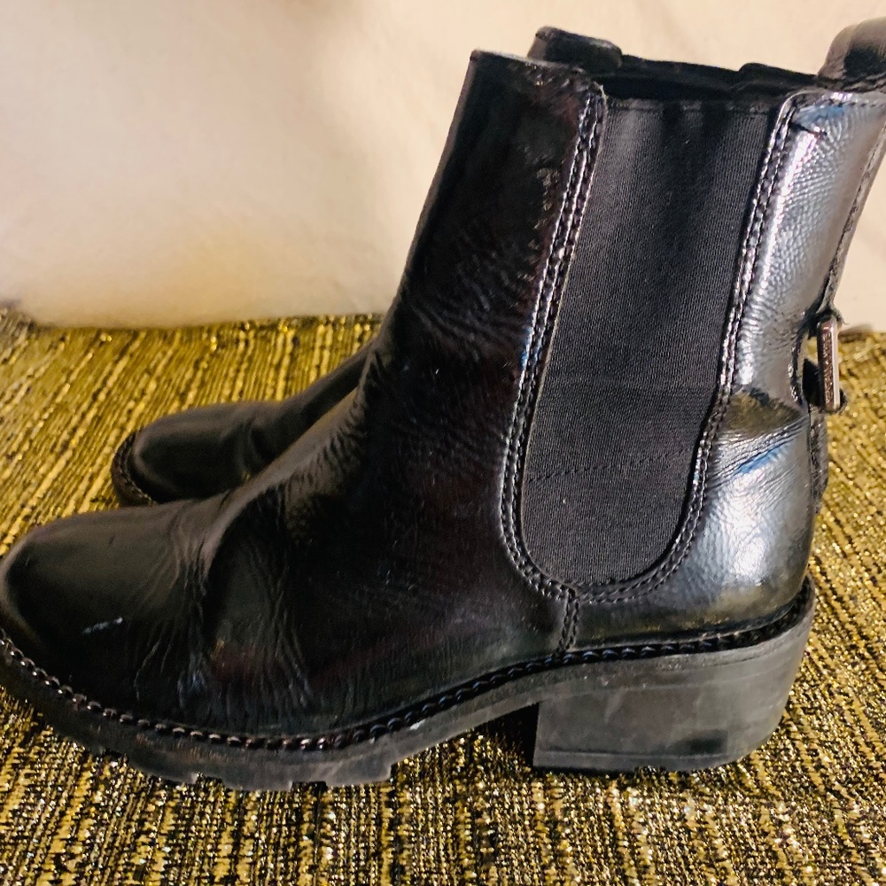 Kendall and Kylie black patent leather silver chain lug sole Porter Bootie sz7.5